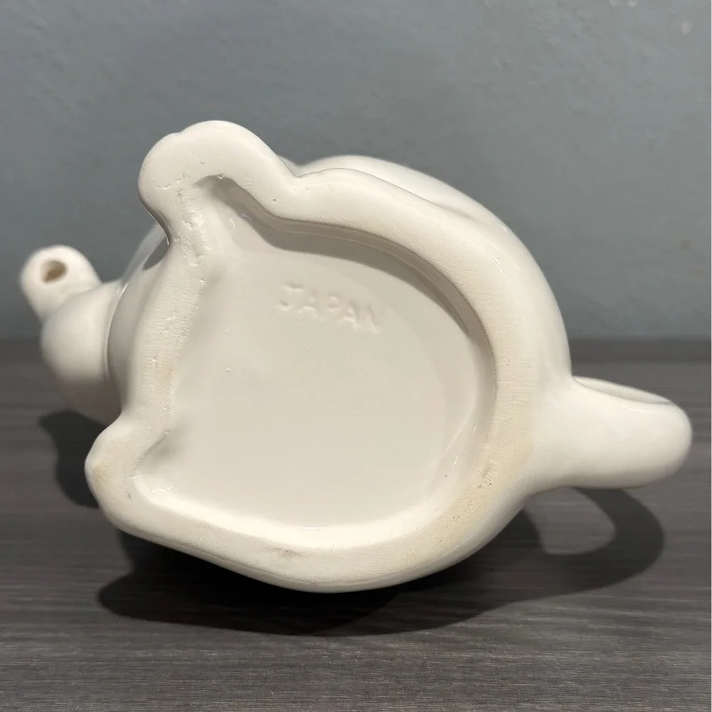 Vintage Cat Teapot Japan Ceramic White Holly Christmas w/ Box AMC T-7428 8 Inch